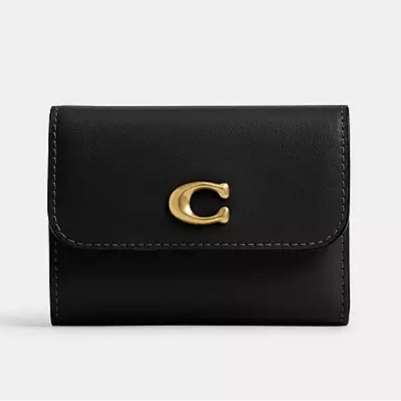 Coach Handbags - Coach Essential Card Holder Wallet